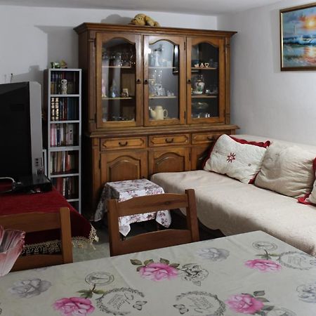 Apartman Lana Petrovac Bagian luar foto